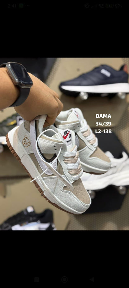 NIKE SB